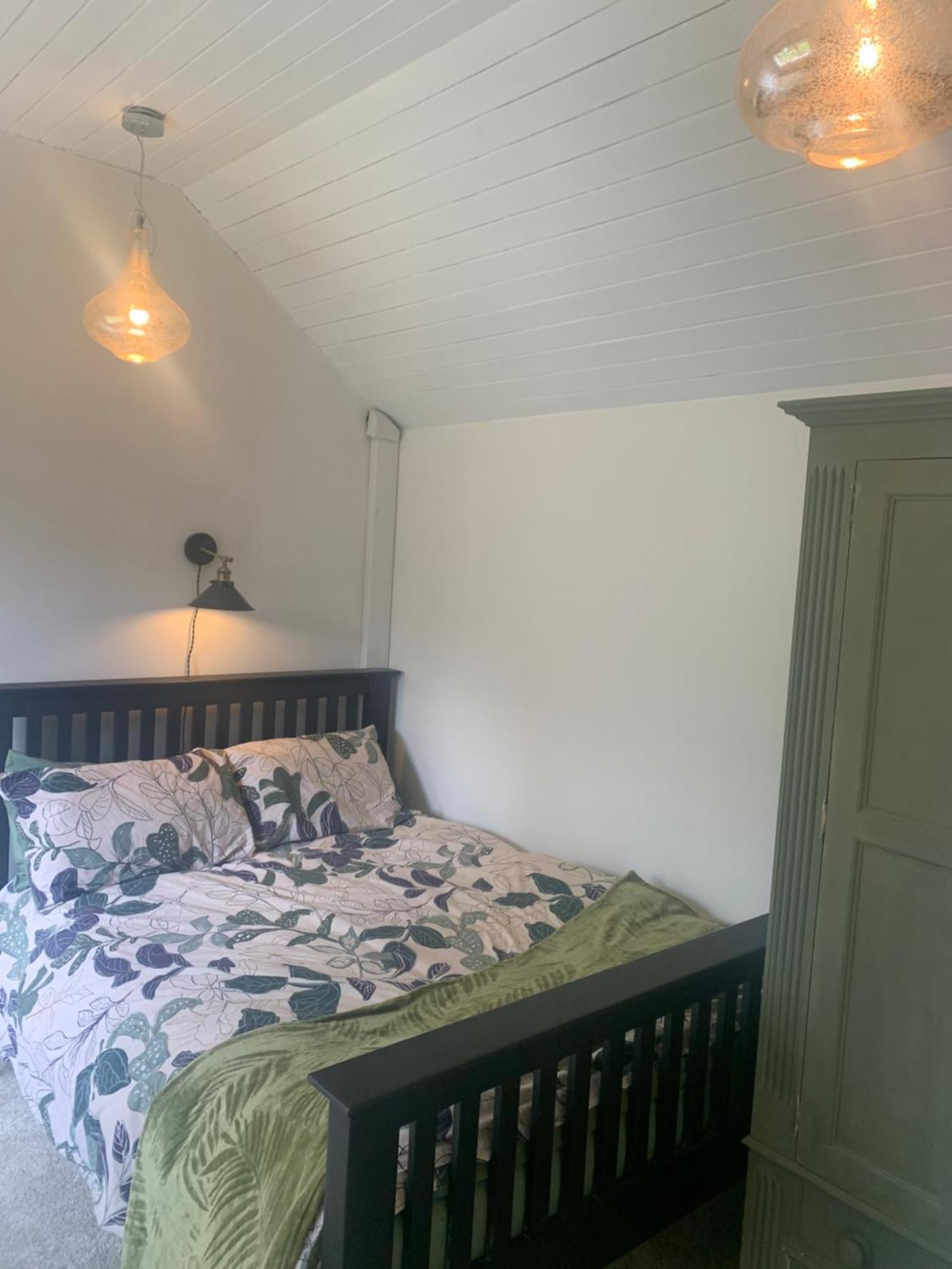 Newly Refurbished One Bedroom With Additional Sofa Bed Self Contained Flat In Garden Abbots Langley 외부 사진