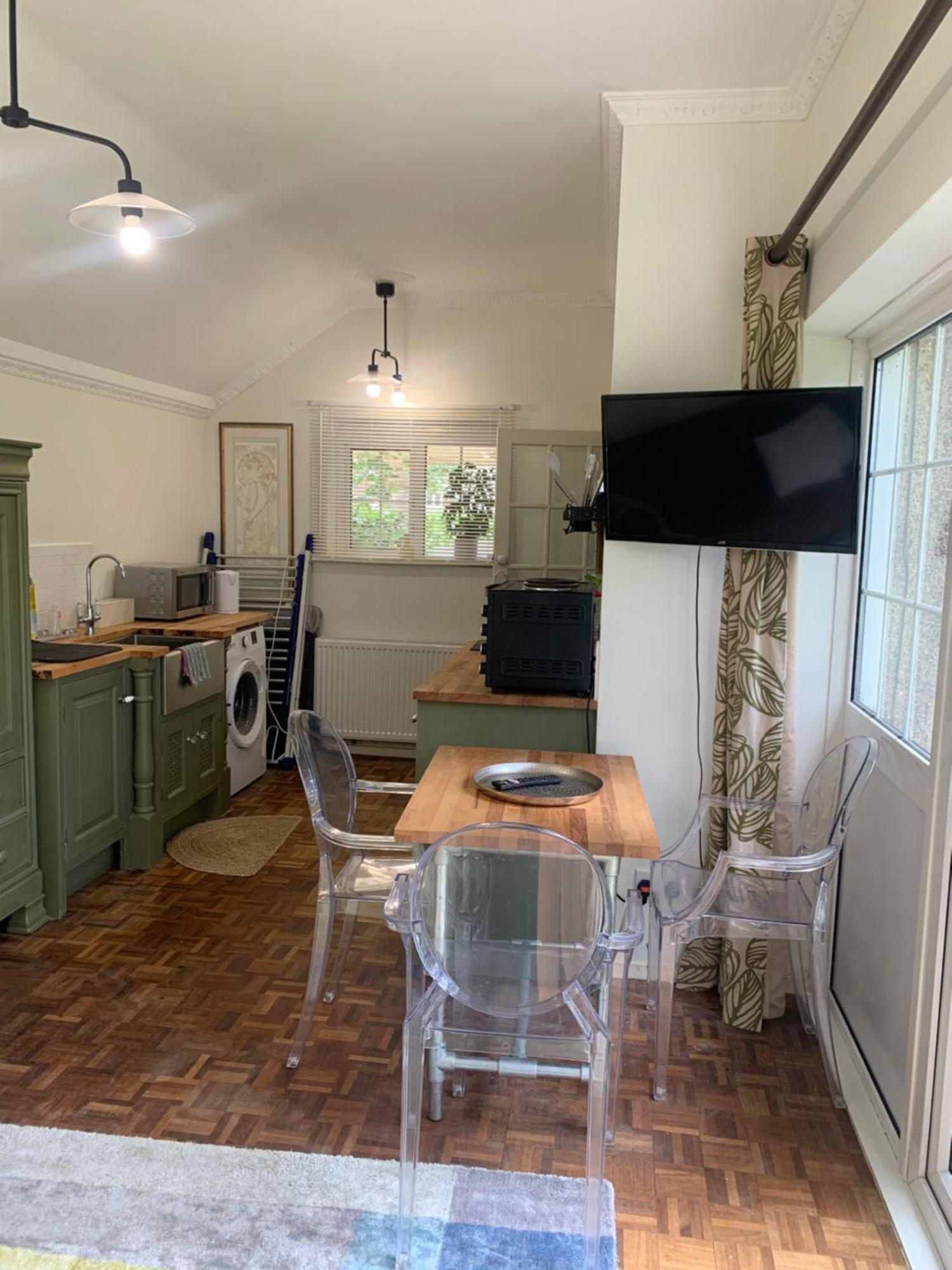 Newly Refurbished One Bedroom With Additional Sofa Bed Self Contained Flat In Garden Abbots Langley 외부 사진
