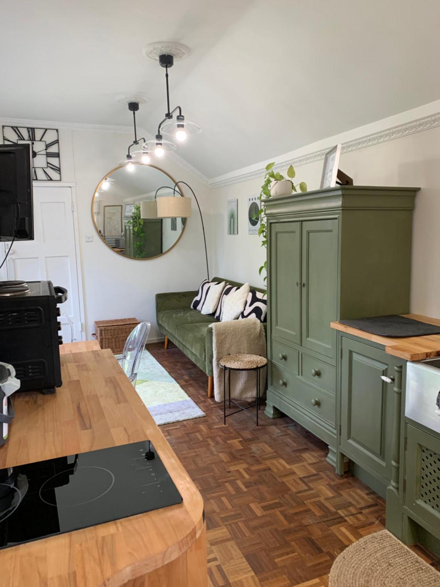 Newly Refurbished One Bedroom With Additional Sofa Bed Self Contained Flat In Garden Abbots Langley 외부 사진